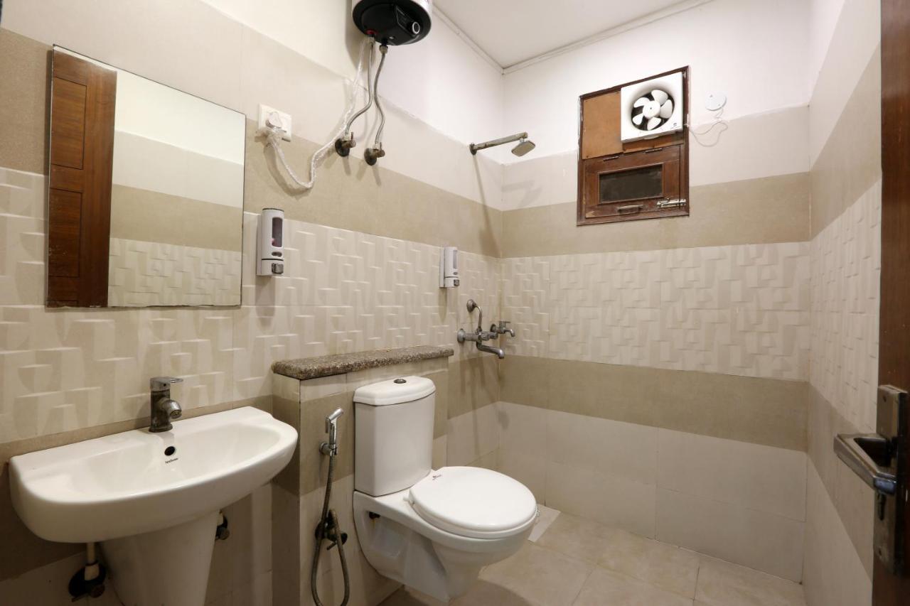 Hotel Ginger Palace - Corporate Hotel Noida Sector 62 Dış mekan fotoğraf