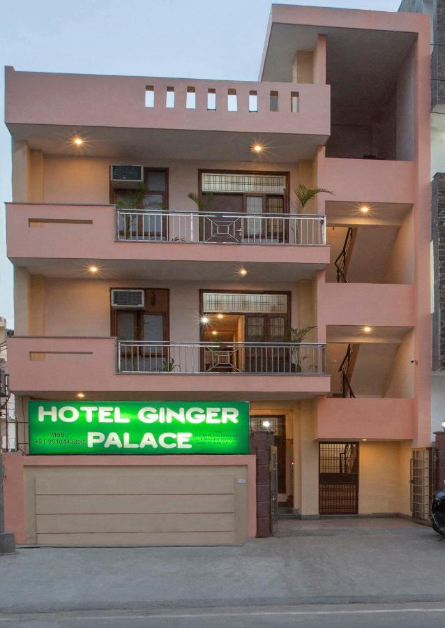 Hotel Ginger Palace - Corporate Hotel Noida Sector 62 Dış mekan fotoğraf