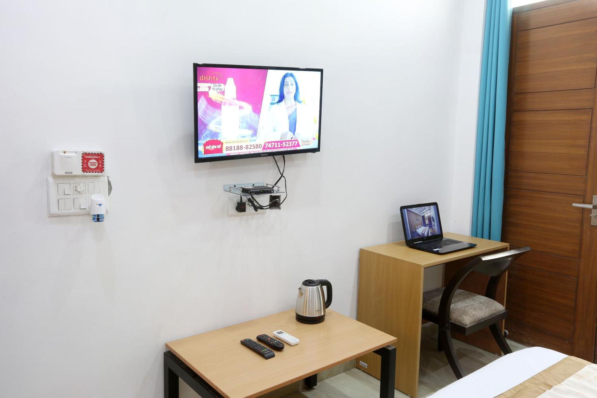 Hotel Ginger Palace - Corporate Hotel Noida Sector 62 Dış mekan fotoğraf