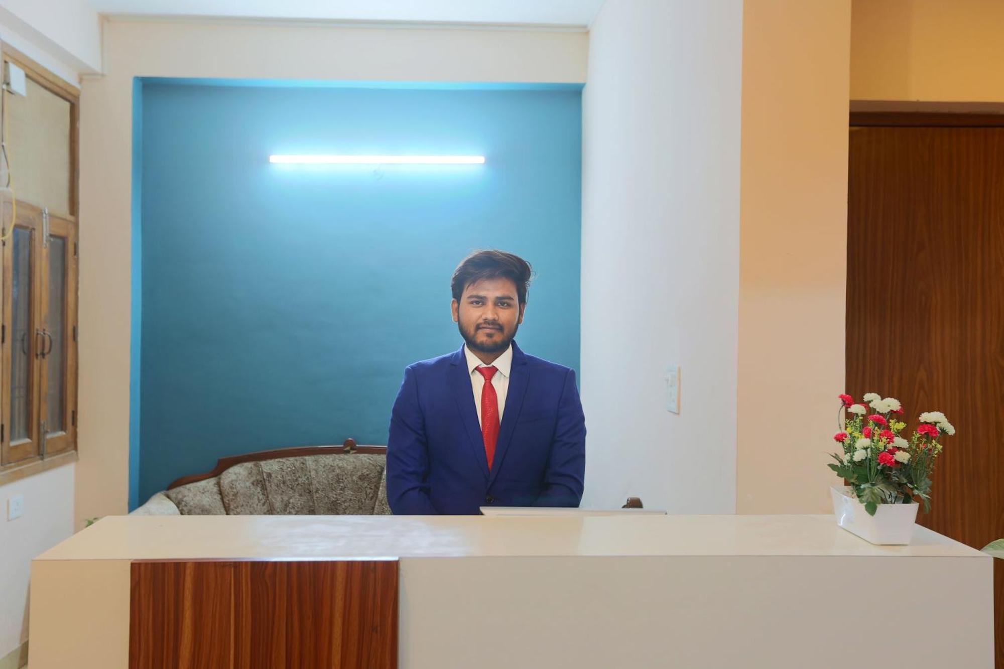 Hotel Ginger Palace - Corporate Hotel Noida Sector 62 Dış mekan fotoğraf