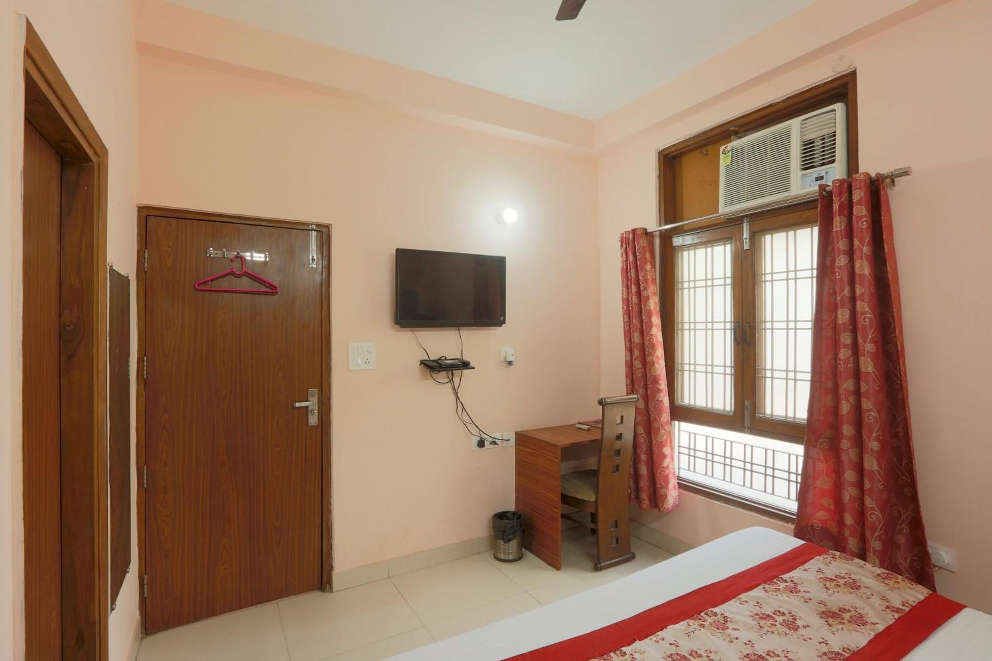 Hotel Ginger Palace - Corporate Hotel Noida Sector 62 Dış mekan fotoğraf